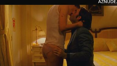 Kissing in hotel room