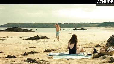 Anne running around naked