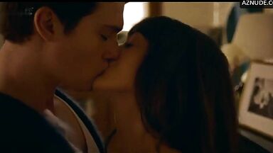 Kissing the dream girl