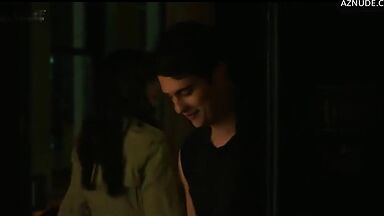 Kissing the dream girl