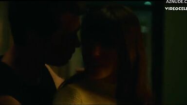 Kissing the dream girl