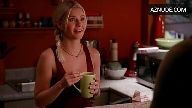 Elisha Cuthbert gets a tattoo with her boyfriend