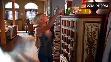 Elisha Cuthbert gets a tattoo with her boyfriend