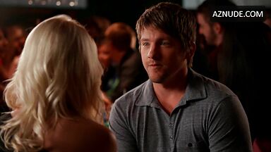 Elisha Cuthbert gets a tattoo with her boyfriend