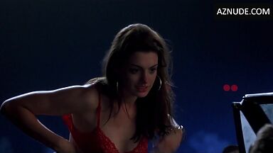 Anne Hathaway  Havoc getting ready to suck her in the backseat
