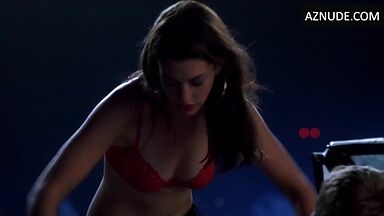 Anne Hathaway  Havoc getting ready to suck her in the backseat