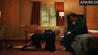 Mistakes are paid for by fingers in Nicole