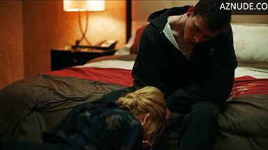 Mistakes are paid for by fingers in Nicole