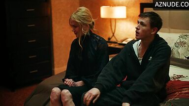 Mistakes are paid for by fingers in Nicole