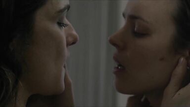 Rachel Weisz And Rachel McAdams lesbic sex in Disobedience