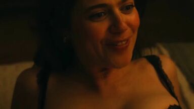 Molly Gordon sexy in In “Oh, Hi” (2025)