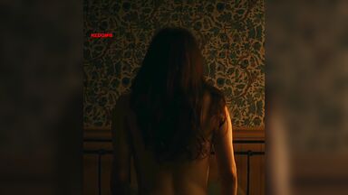 Molly Gordon sexy in In “Oh, Hi” (2025)