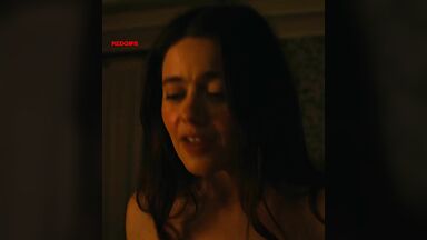 Molly Gordon sexy in In “Oh, Hi” (2025)