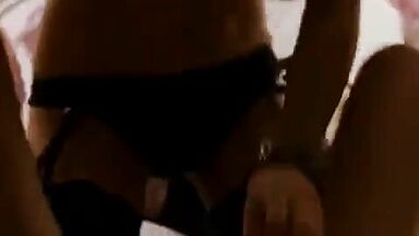 Two sexy chicks lick each other