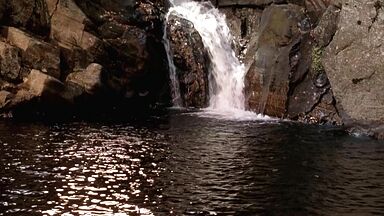 She jumps into the water naked
