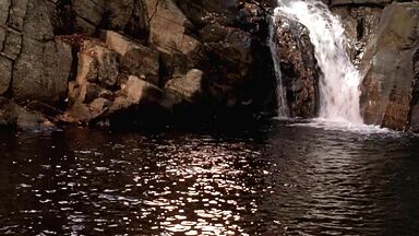 She jumps into the water naked