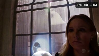 Kristen Bell slaps this black guy in the face