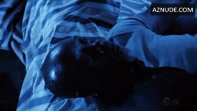 Kristen Bell slaps this black guy in the face