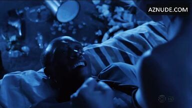 Kristen Bell slaps this black guy in the face