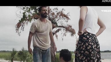 Unmissable poses with this actress