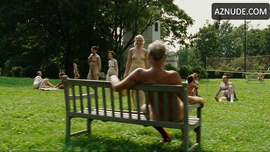 Everyone does nudes