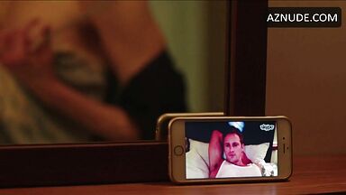 She shows her tits on a video call