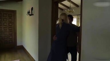 Passionate kisses before sex