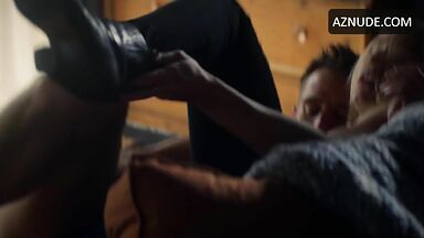 Kristen Bell Underwear Scene in Veronica Mars