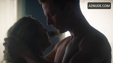 Kristen Bell Underwear Scene in Veronica Mars