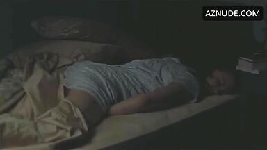 Nicole Kidman masturbates in bed
