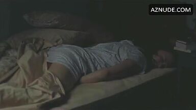 Nicole Kidman masturbates in bed