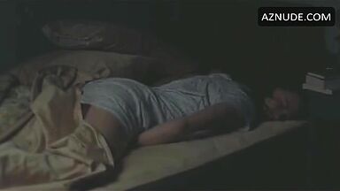 Nicole Kidman masturbates in bed