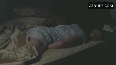 Nicole Kidman masturbates in bed