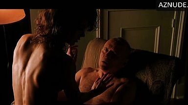 Nicole Kidman naked discussions an old man