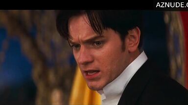 Nicole Kidman is having a crisis Moulin Rouge