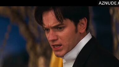 Nicole Kidman is having a crisis Moulin Rouge