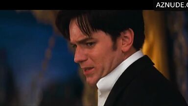 Nicole Kidman is having a crisis Moulin Rouge