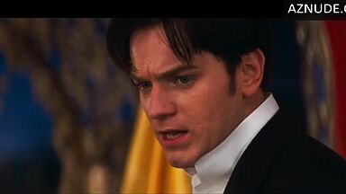 Nicole Kidman is having a crisis Moulin Rouge