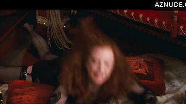 Nicole Kidman is having a crisis Moulin Rouge