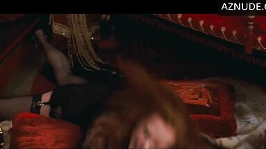 Nicole Kidman is having a crisis Moulin Rouge