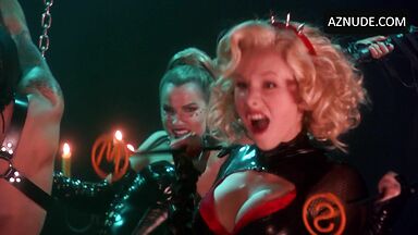 Kristen Bell dance in a leather suit