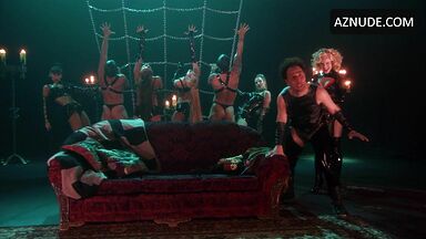 Kristen Bell dance in a leather suit