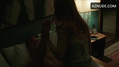 Nicole Kidman have sex in bed