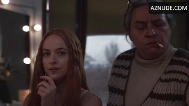 Dakota Johnson shows her nipples