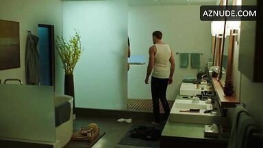 Nicole Kidman take a shower and kiss