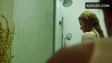 Nicole Kidman take a shower and kiss