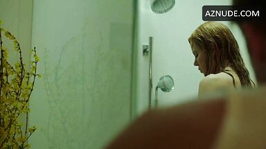 Nicole Kidman take a shower and kiss