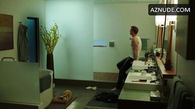 Nicole Kidman take a shower and kiss