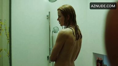 Nicole Kidman take a shower and kiss