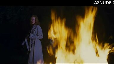 Nicole Kidman throws his clothes into the fire